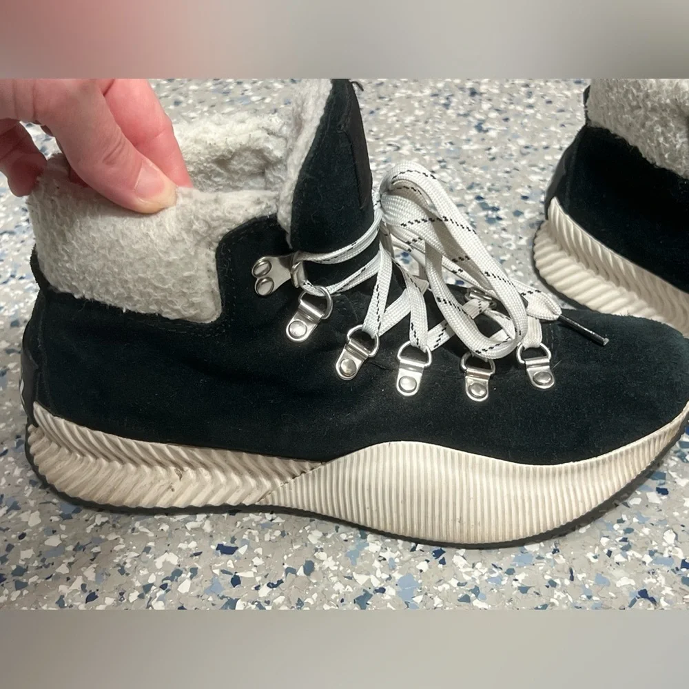 Sorel Black and Cream women’s Boots - Picture 4 of 5